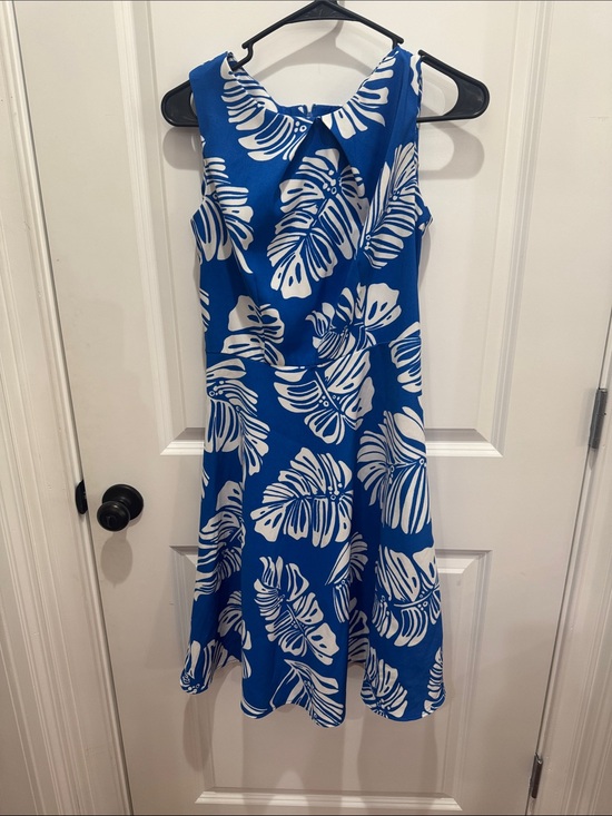 dressbarn Dresses & Skirts - dressbarn Blue and White Tropical Leaf A-Line Dress